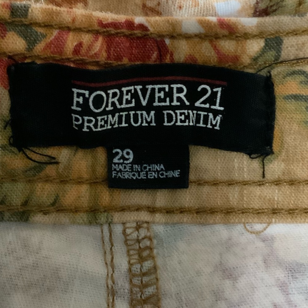 FOREVER- 21 - Picture 7 of 7